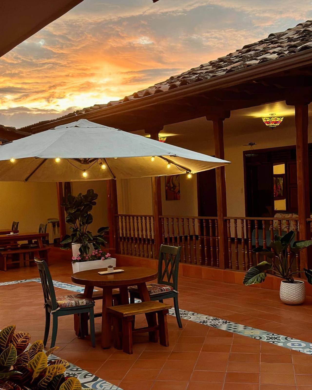 Hotel Colonial Andino - Parque Principal De 皮塔利托 外观 照片